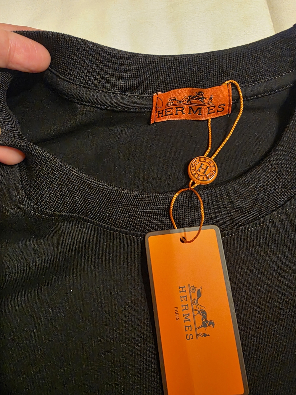 Hermes Paris Men’s Black Logo Graphic Tee For Men Or Women - Picture 7 of 8